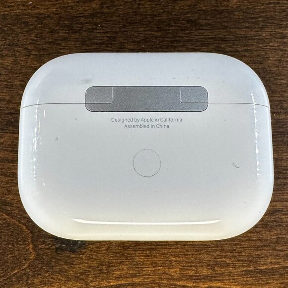 Apple AirPods Pro with Wireless Charging Case - Model MWP22AM/A - STATIC NOISE - Picture 5 of 11